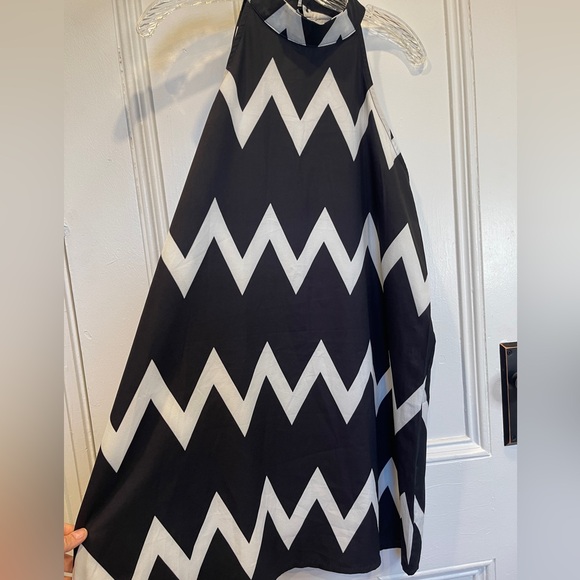 NWOT YOINS Black and White Patterned A-Line Halter Sleeveless Dress - Size L - Picture 4 of 4